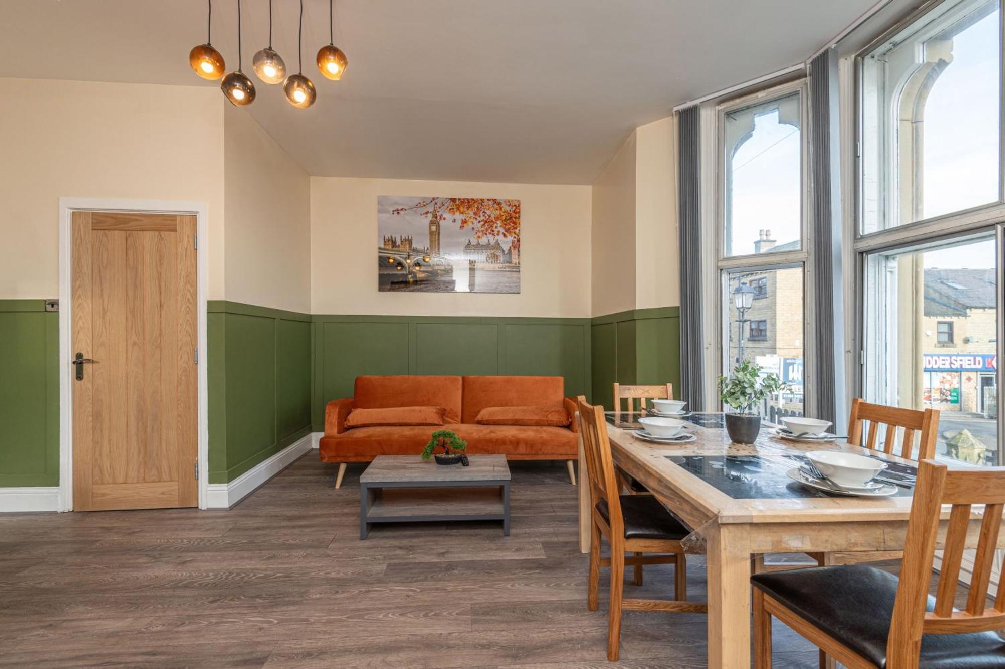 Luxe Living Apartment Huddersfield Bagian luar foto